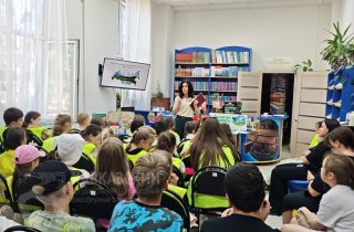  Совместное эколого-просветительское мероприятие «Экология предмет: интересно или нет» прошло с Адыгейской республиканской юношеской библиотекой для летних школьных лагерей Майкопской гимназии №5 имени Е. Л. Шварц и Средней школы № 2 имени В. В. Лемеша города Майкопа.