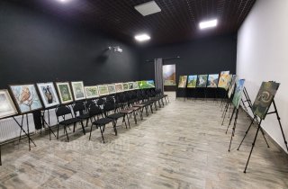 В зале Музее Природы в Гузерипле открыта выставка «Творчество без границ. Красная книга Кубани глазами особенных художников».