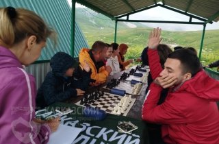 Уже традиционно на знаменитом 30-м маршруте состоялся шахматный турнир «Ближе к звездам». В этом году Турнир был приурочен 90-летию легендарного маршрута.