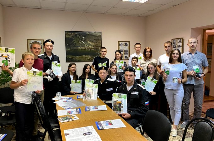 В Майкопском отделе Кавказского заповедника в День туризма отметили помощь  волонтеров в туристический сезон.  