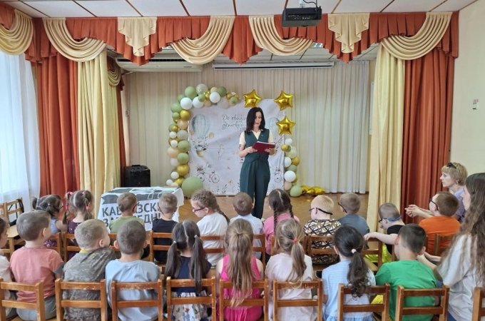  Школьники, отдыхающие в школьных лагерях и воспитанники детских садов города Майкопа стали участниками мероприятий от Кавказского заповедника «День эколога в Кавказском заповеднике: кто и как охраняет природу».  