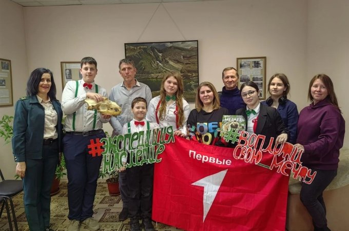 Яркий представитель дикой фауны Кавказского заповедника – бурый медведь, стал объектом изучения и охраны команды «Экспедиция наследия» из Лицея №34.